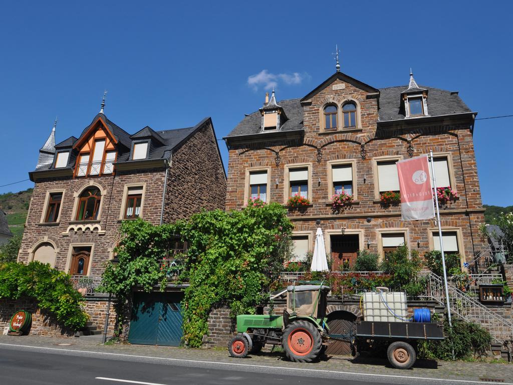 Ferienwohnung Am Moselufer Zell an der Mosel Bagian luar foto